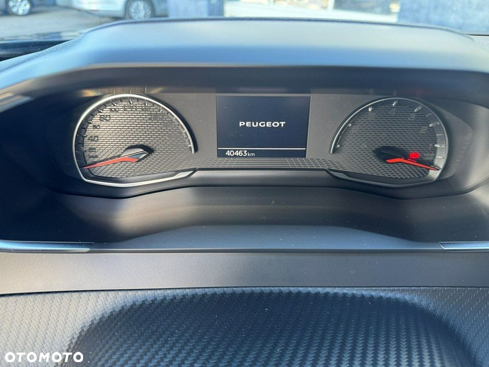 Peugeot 2008 - 11