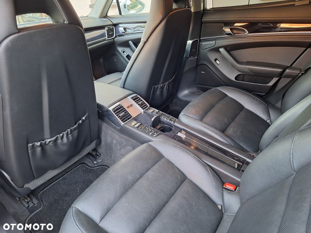 Porsche Panamera 4S - 8