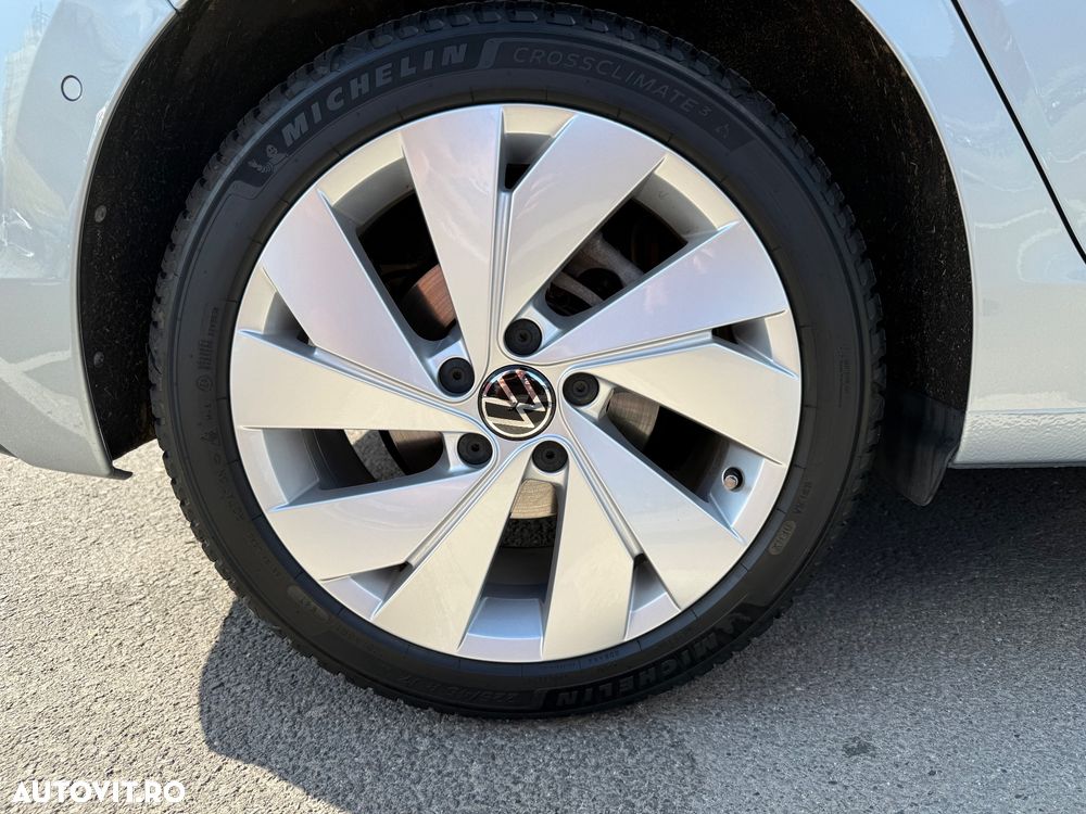 Volkswagen Golf 1.5 eTSI DSG MHEV Life - 15
