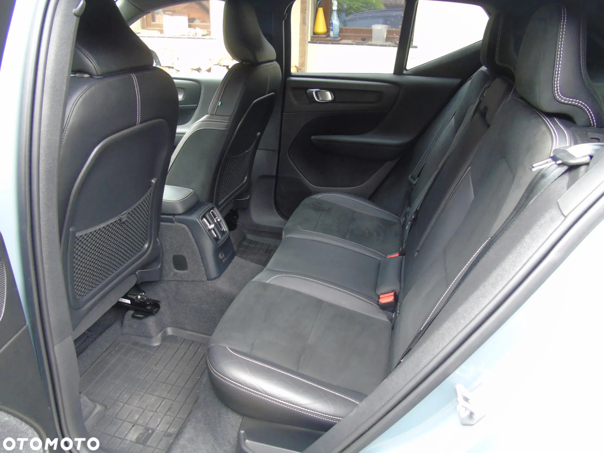 Volvo XC 40 T4 Plug-In Hybrid R-Design - 12