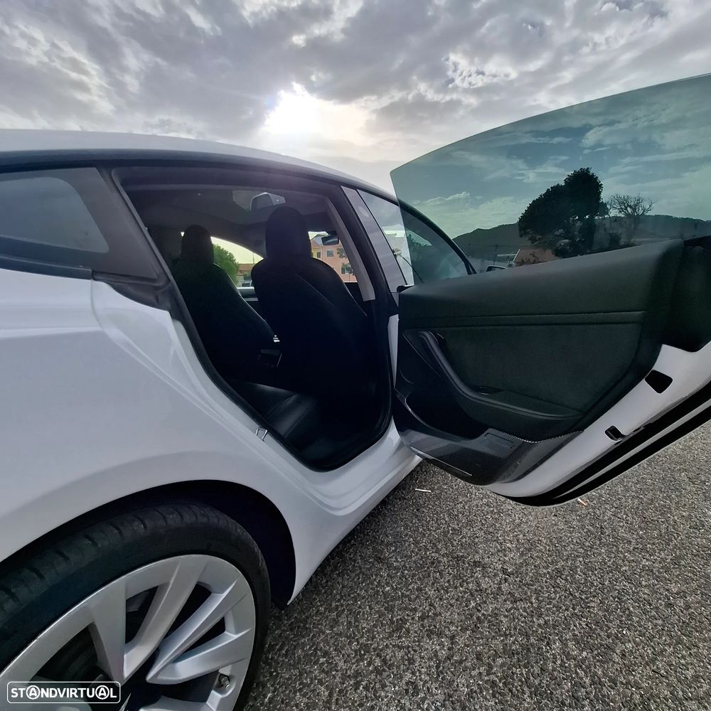 Tesla Model 3 - 8