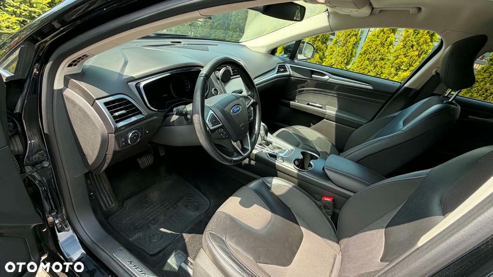 Ford Mondeo 2.0 EcoBoost Titanium - 9