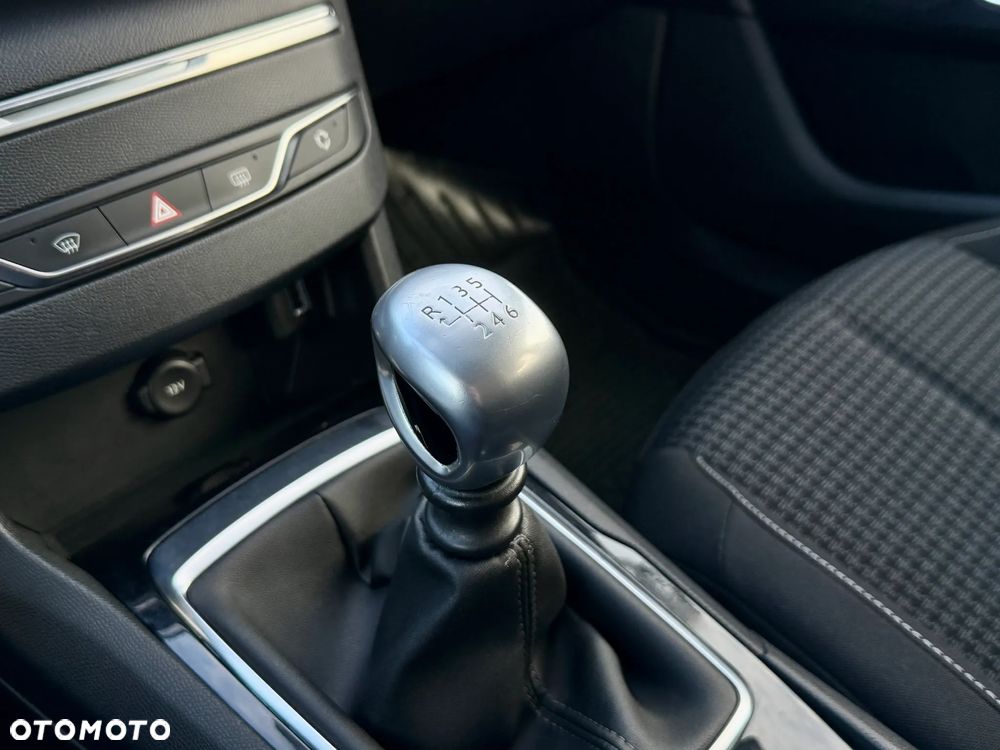 Peugeot 308 1.2 PureTech GPF Active S&S - 12