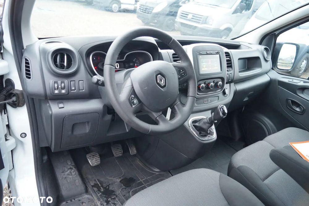Renault Trafic - 12