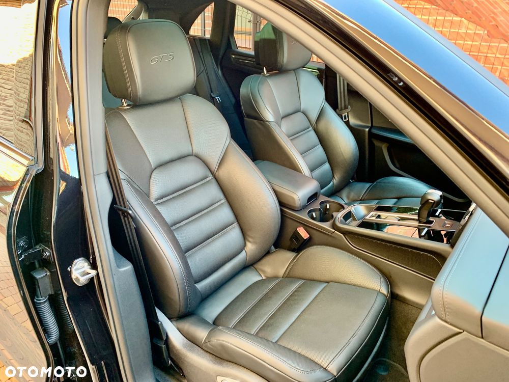 Porsche Macan GTS PDK - 15