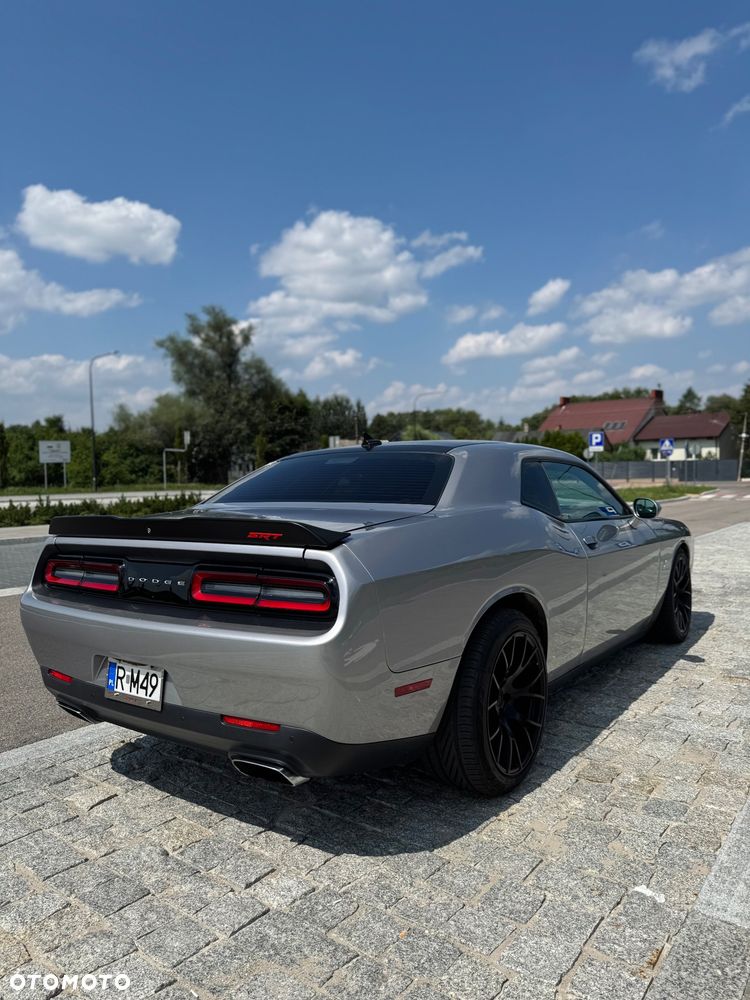 Dodge Challenger - 4