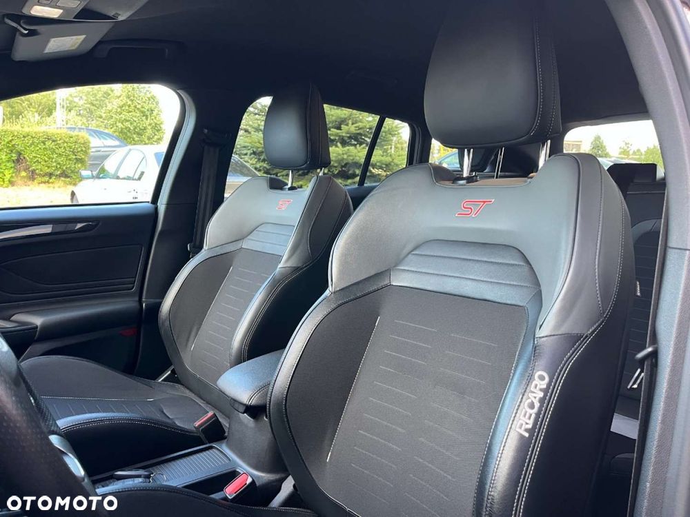 Ford Focus 2.3 EcoBoost ST Edition - 31