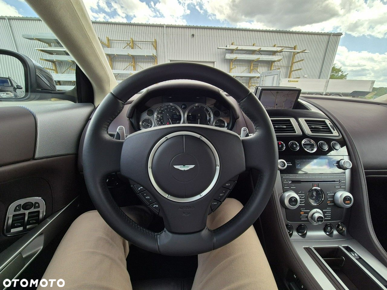 Aston Martin DB9 - 24