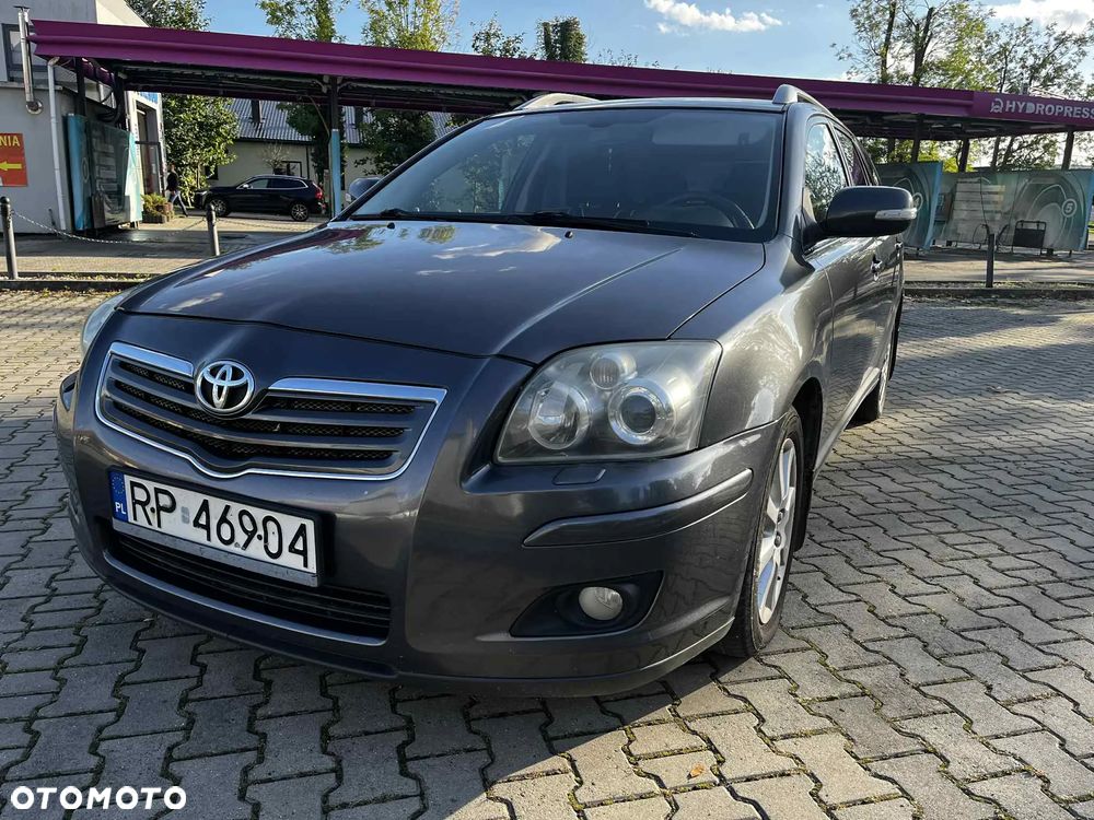 Toyota Avensis 2.0 D-4D Sol Premium - 1