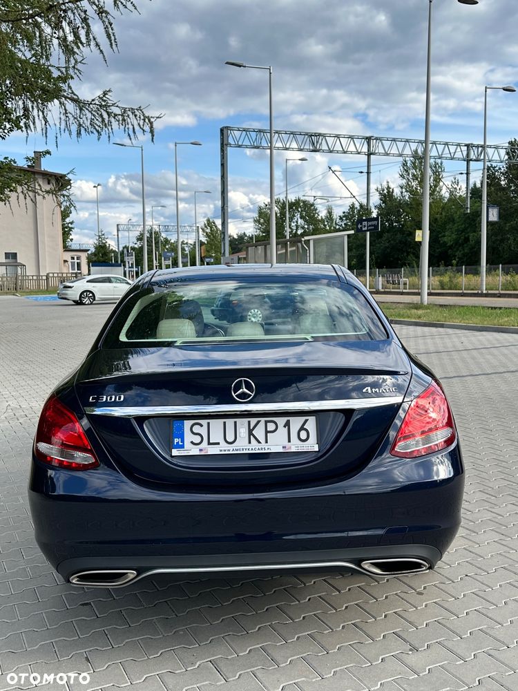 Mercedes-Benz Klasa C 300 7G-TRONIC - 4
