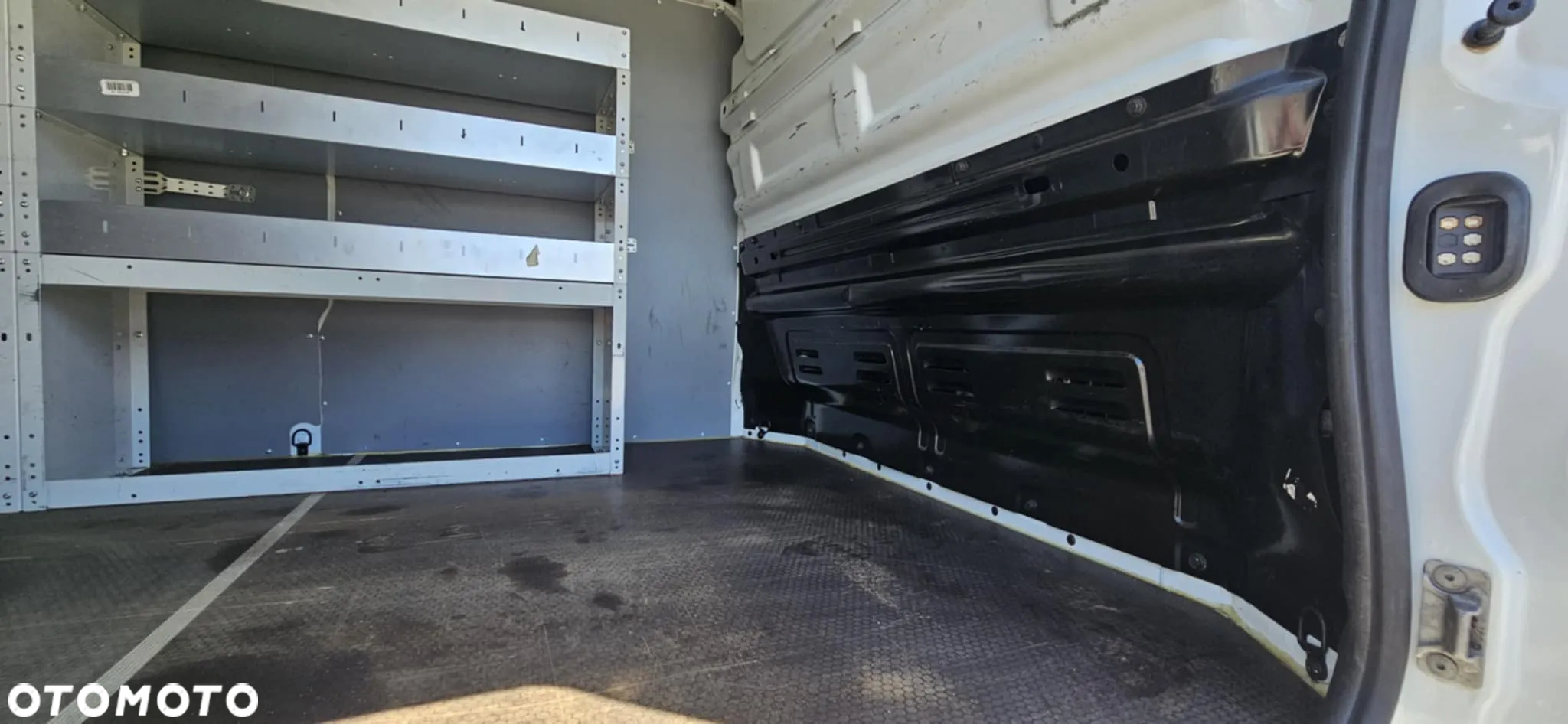Renault Trafic - 19