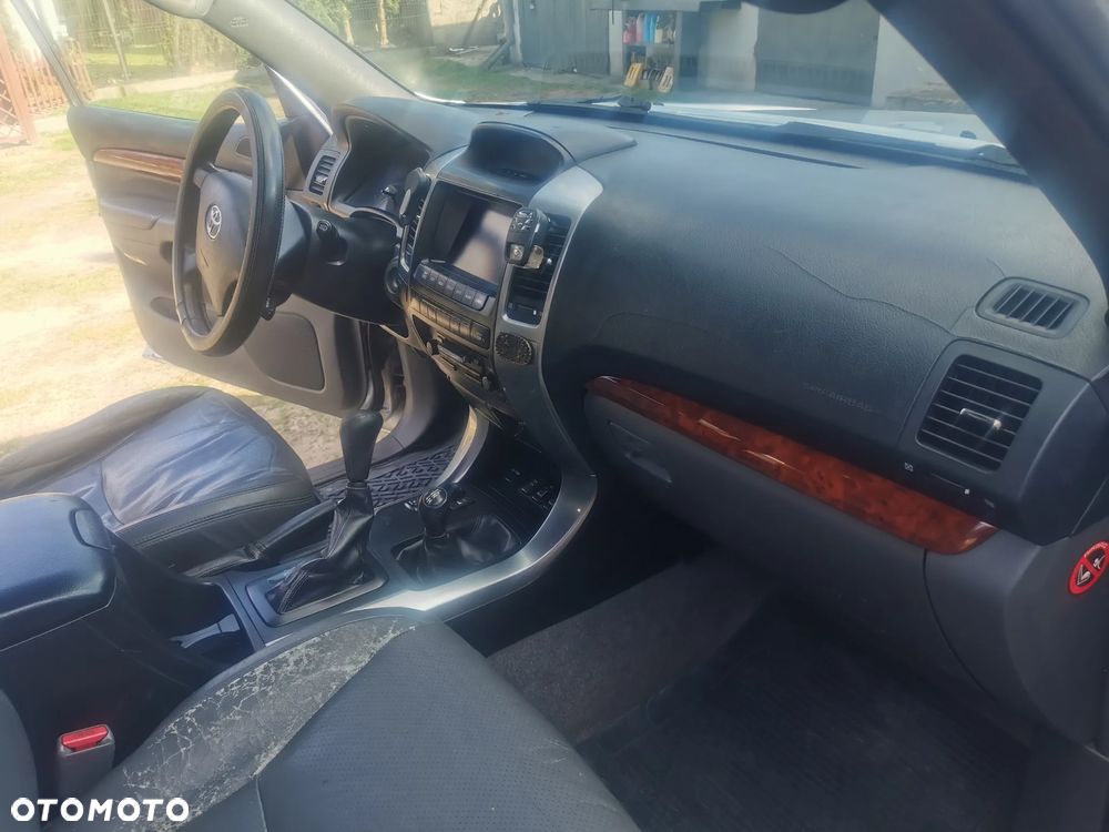 Toyota Land Cruiser - 13