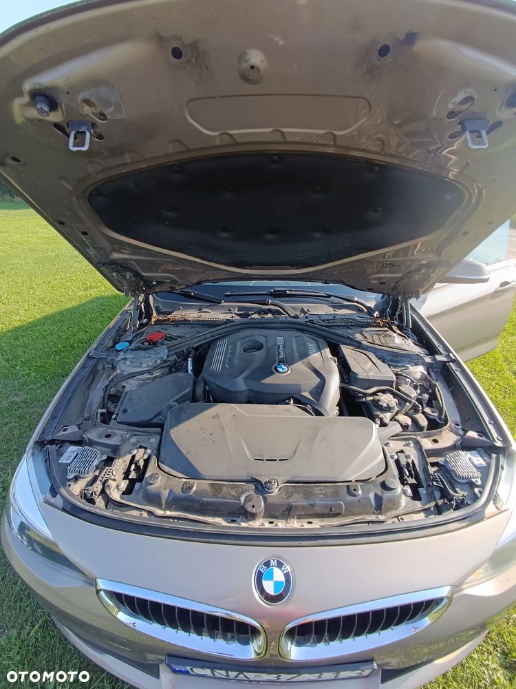 BMW Seria 3 320i - 13