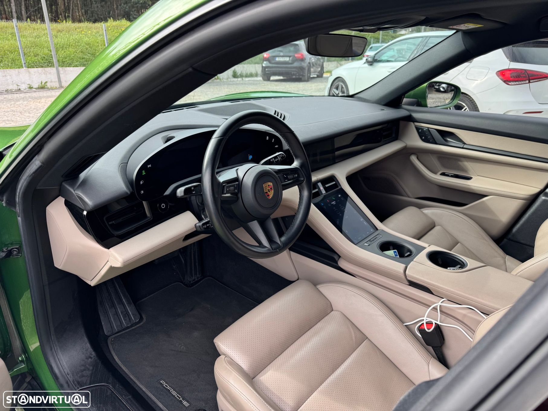 Porsche Taycan Cross Turismo 4 - 24