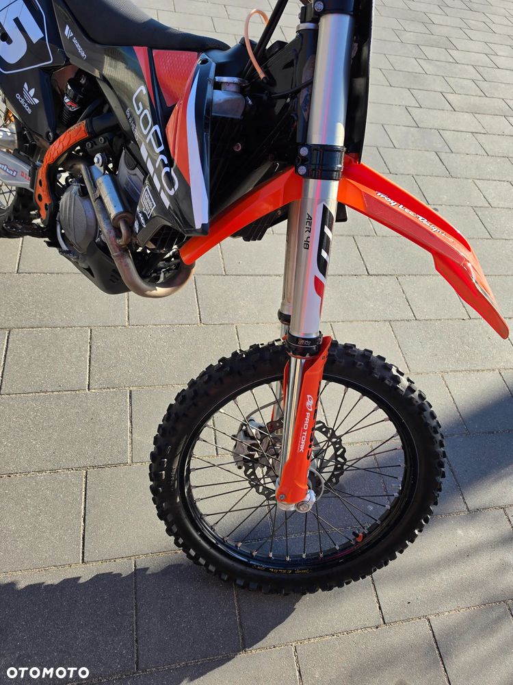 KTM SXF - 9