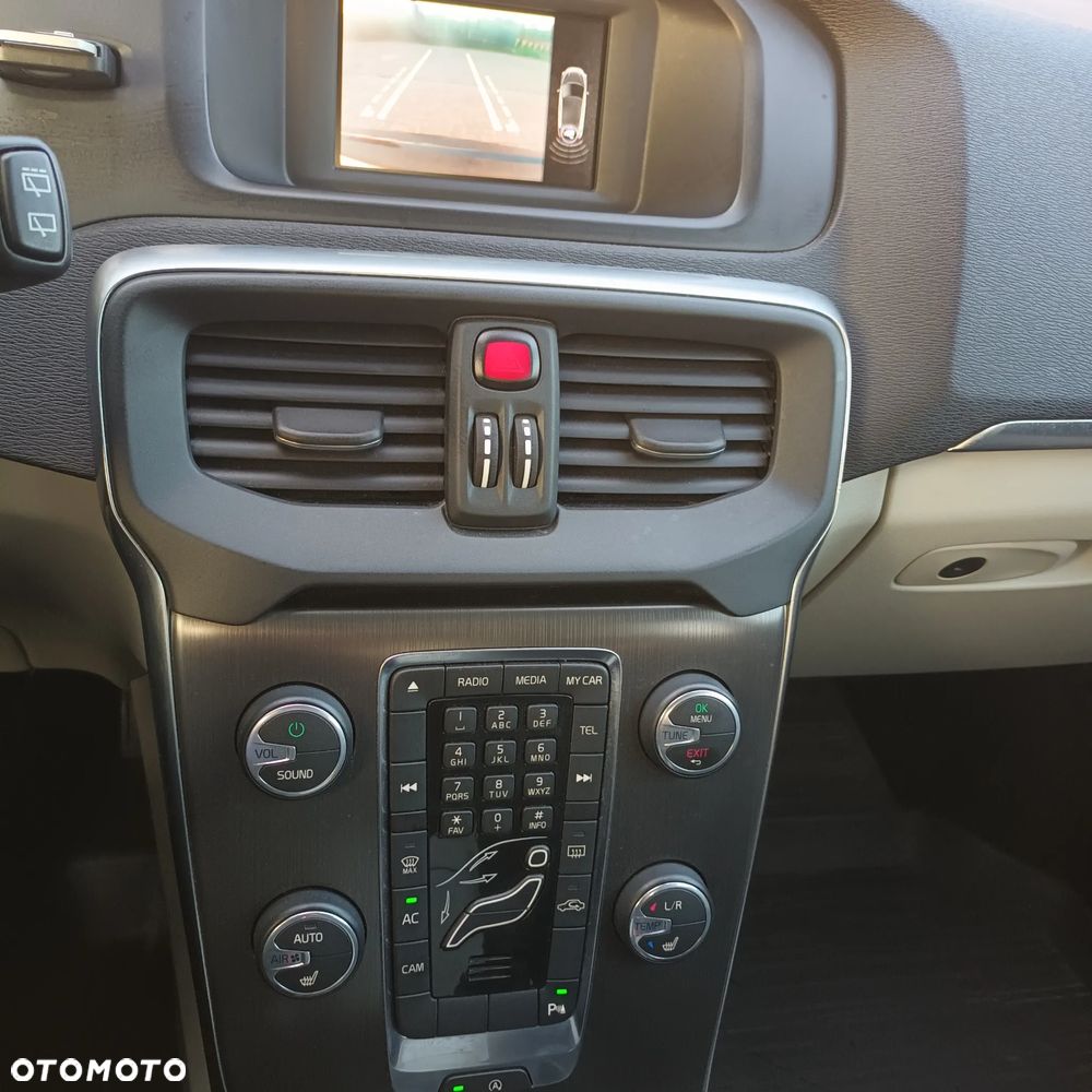 Volvo V40 D3 Momentum - 13