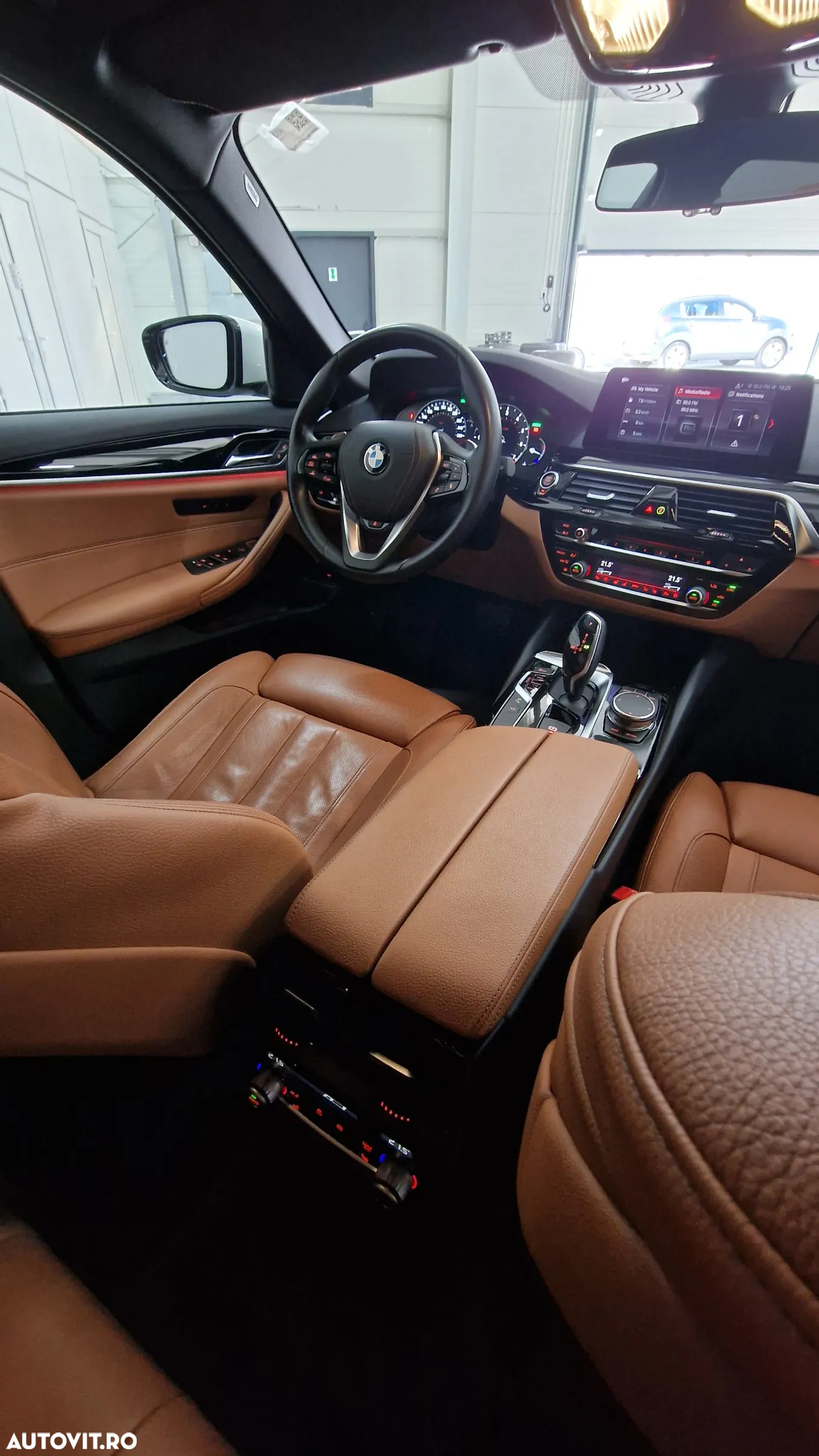 BMW Seria 5 540i xDrive Touring Aut. Sport Line - 34