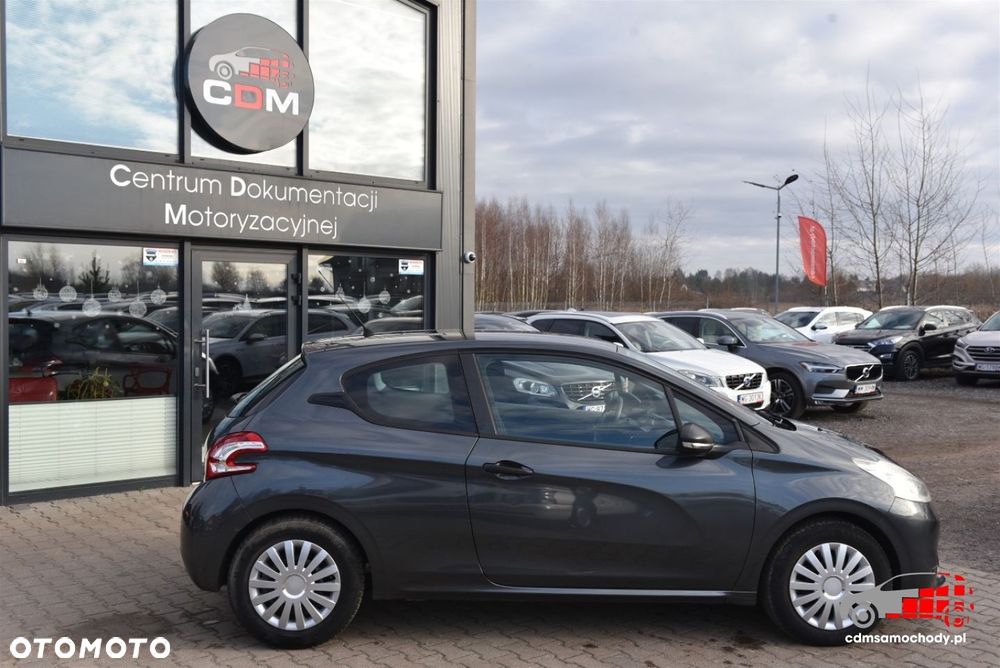 Peugeot 208 - 12