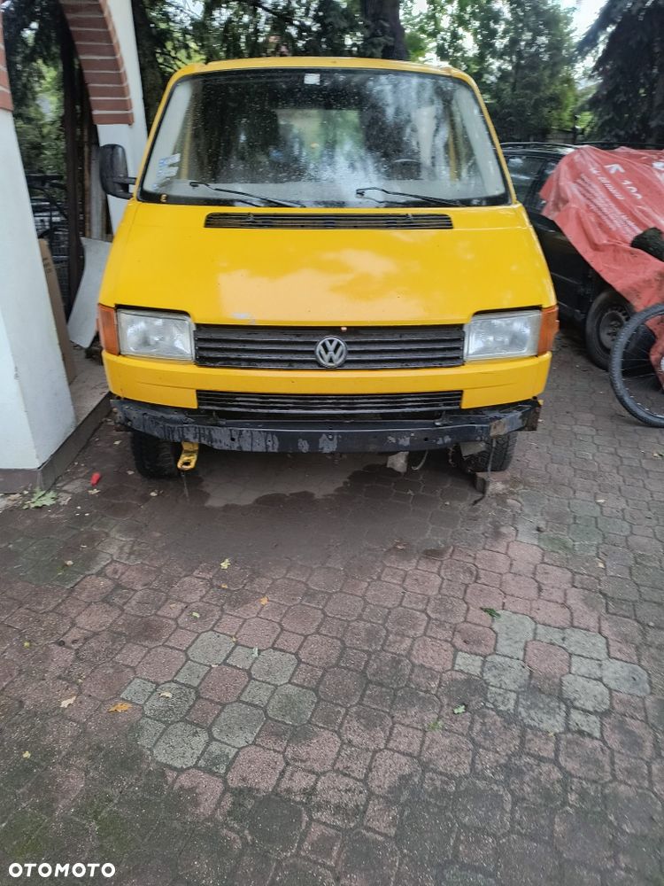 Volkswagen Transporter - 1