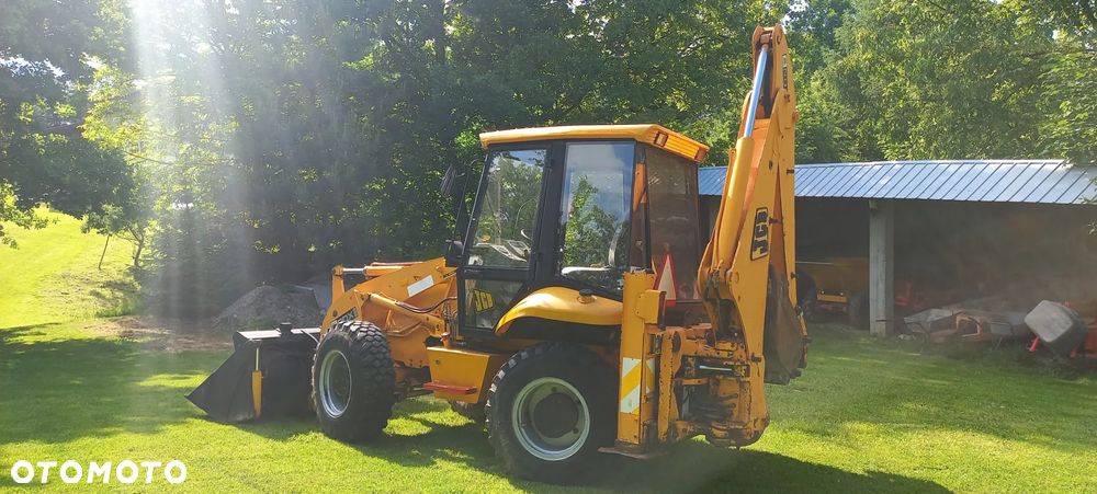 JCB 2DX - 8