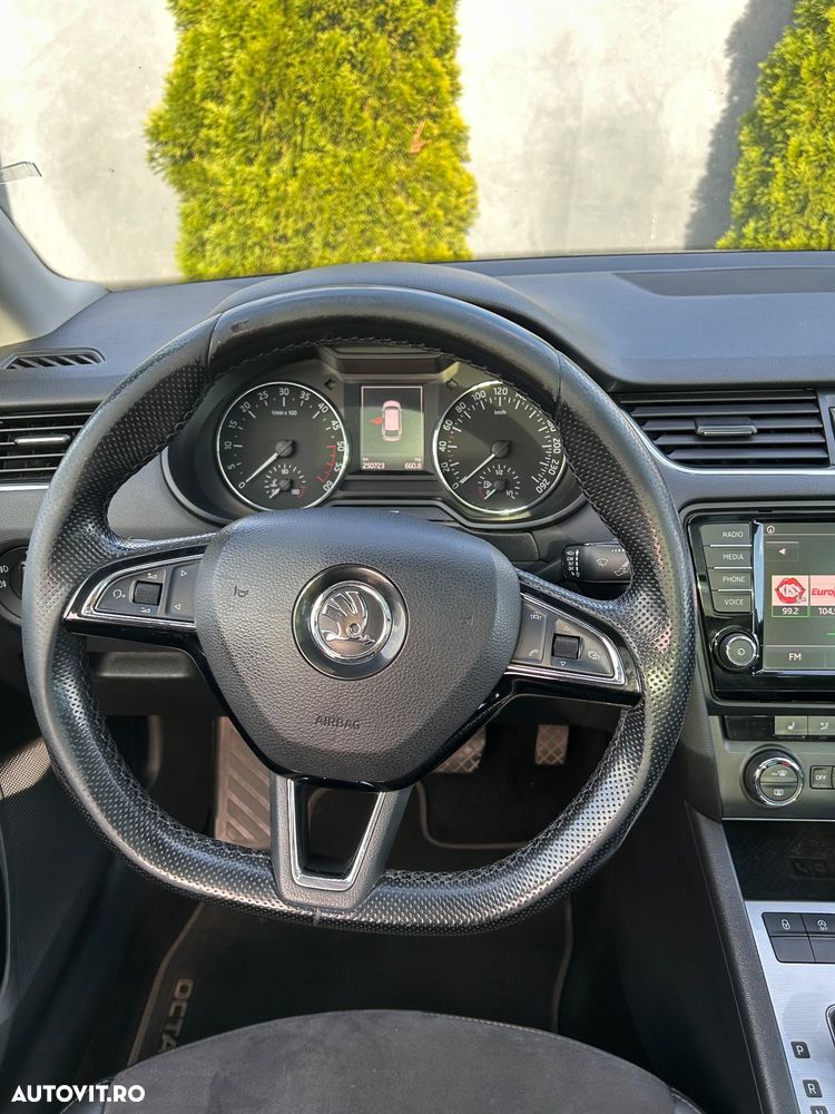 Skoda Octavia 1.6 TDI DSG Style - 9