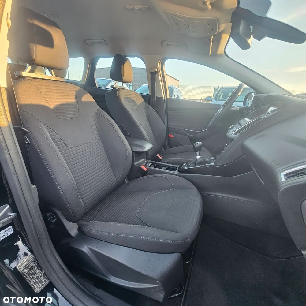 Ford Focus - 24