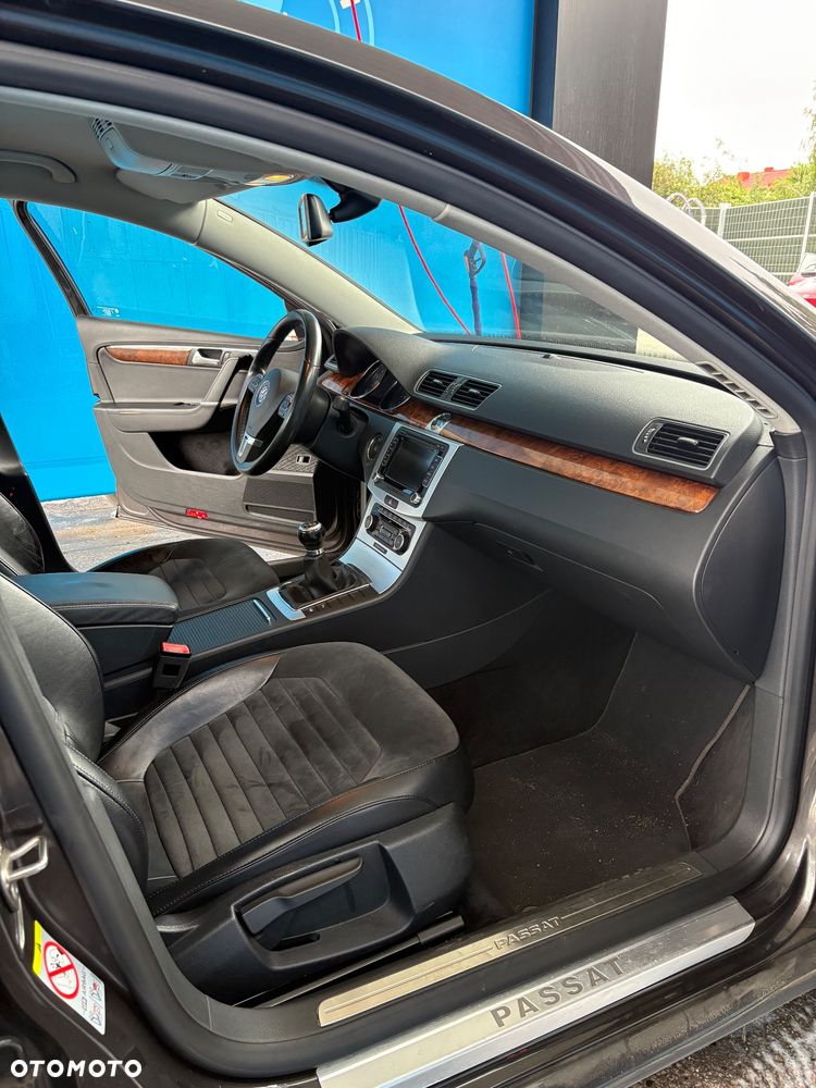 Volkswagen Passat 1.8 TSI Highline - 12