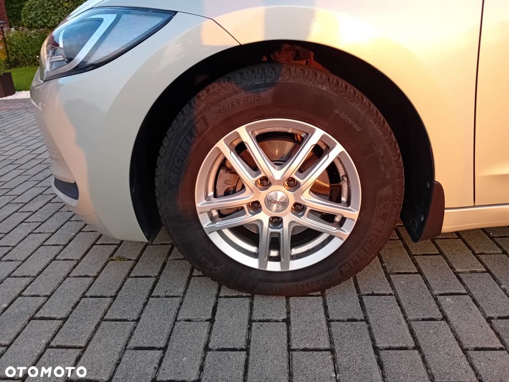 Hyundai Elantra 1.6 Style - 8