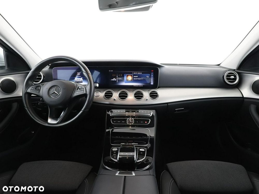 Mercedes-Benz Klasa E 200 9G-TRONIC Avantgarde - 16