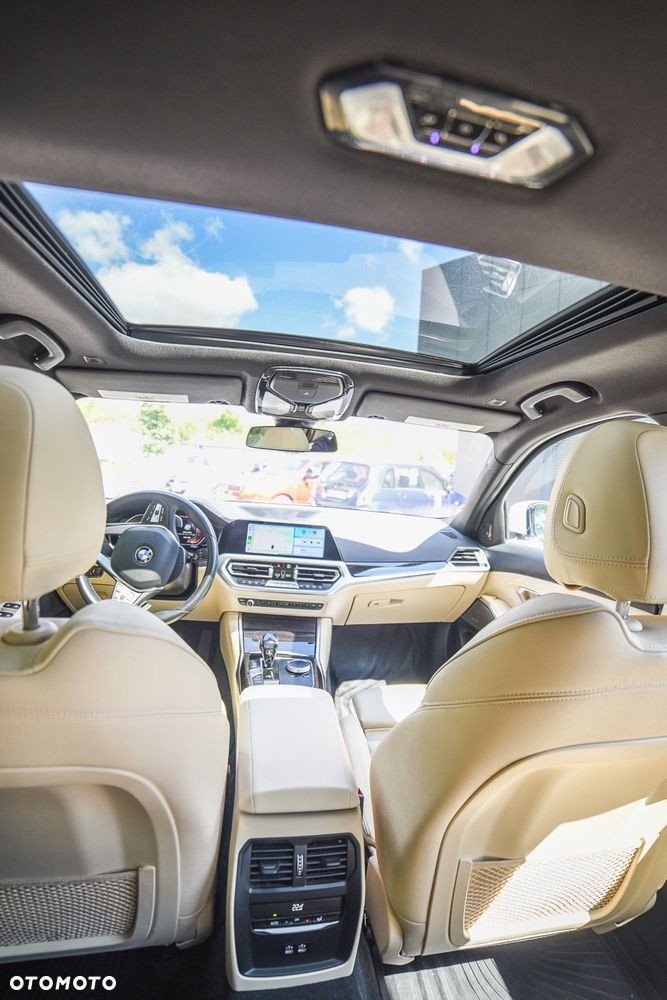 BMW Seria 3 330i Sport Line sport - 21