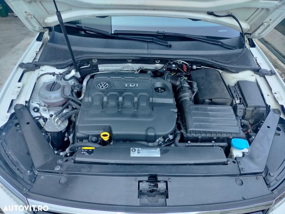 Volkswagen Passat 2.0 TDI DSG Highline - 9