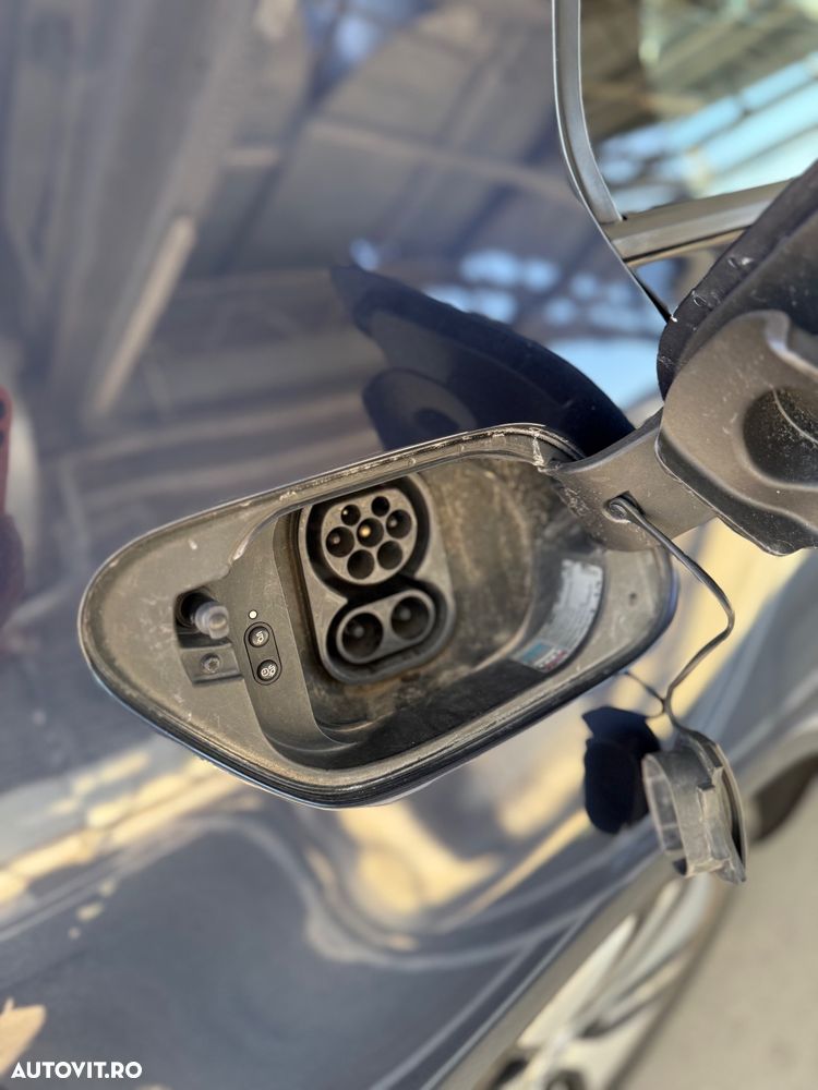 Volkswagen Golf e-Golf - 11
