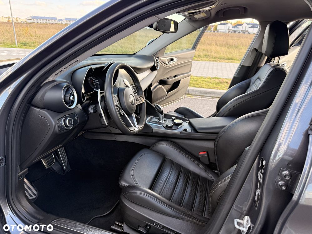 Alfa Romeo Giulia 2.0 Turbo Veloce - 6