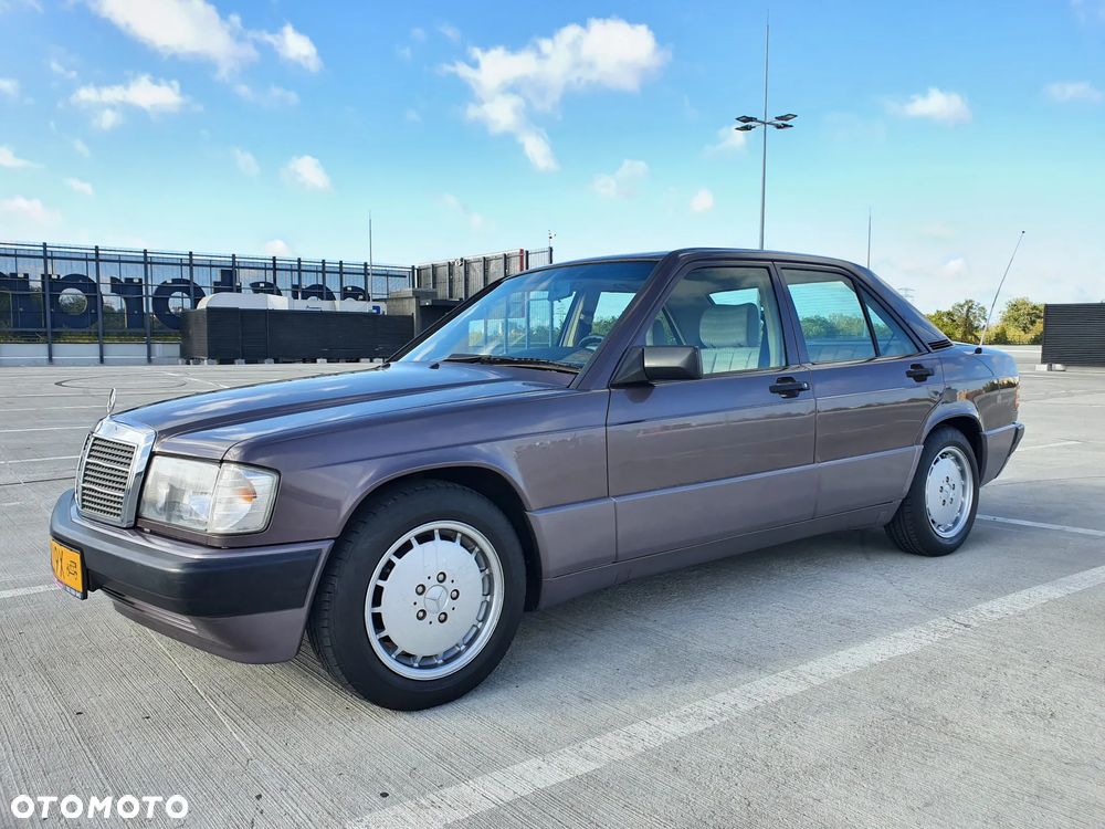 Mercedes-Benz W201 (190) - 7