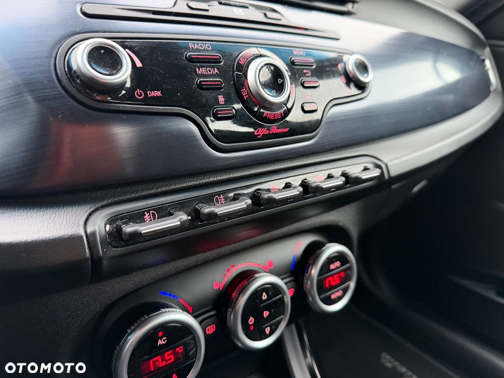 Alfa Romeo Giulietta 1.4 TB MultiAir Distinctive TCT - 28