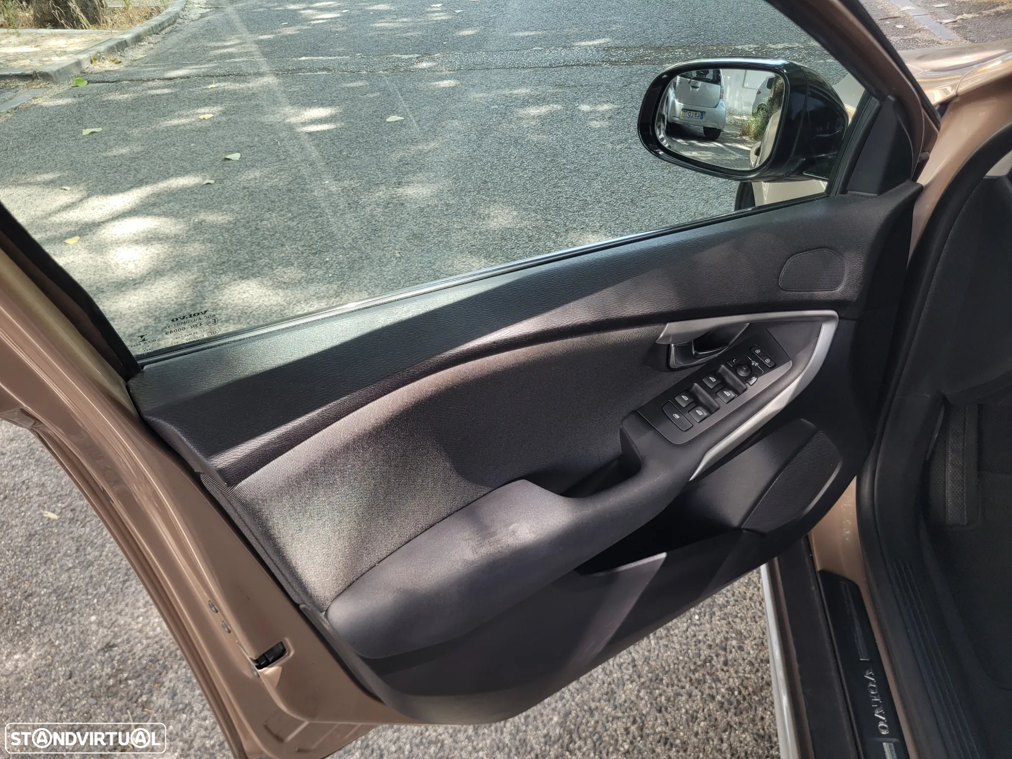 Volvo V40 Cross Country 1.6 D2 VOR - 22