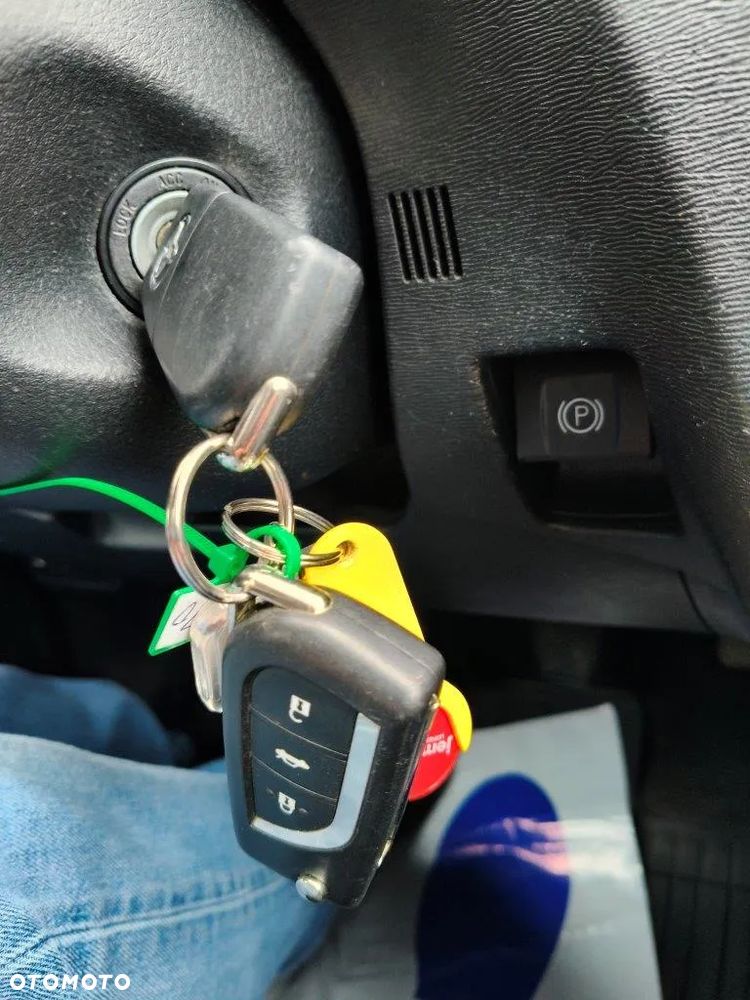 Toyota Avensis 1.6 Business Edition - 28