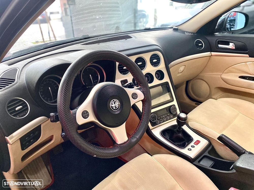 Alfa Romeo 159 Sportwagon 1.9 JTDm 16V Elegante - 16