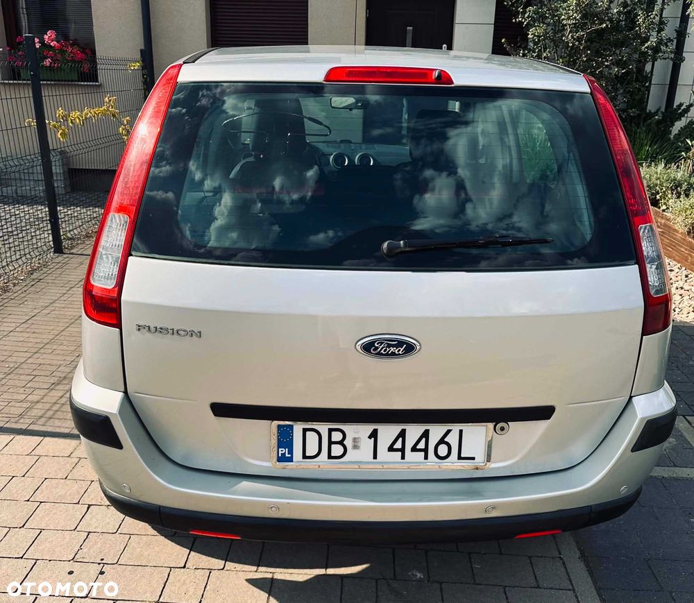 Ford Fusion - 2