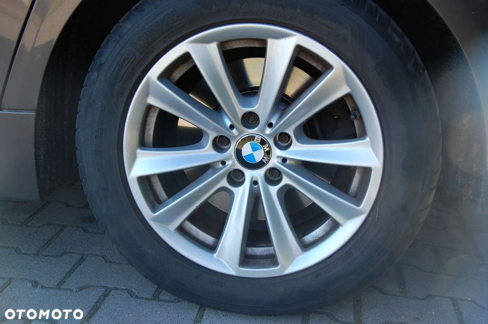 BMW Seria 5 525d - 17