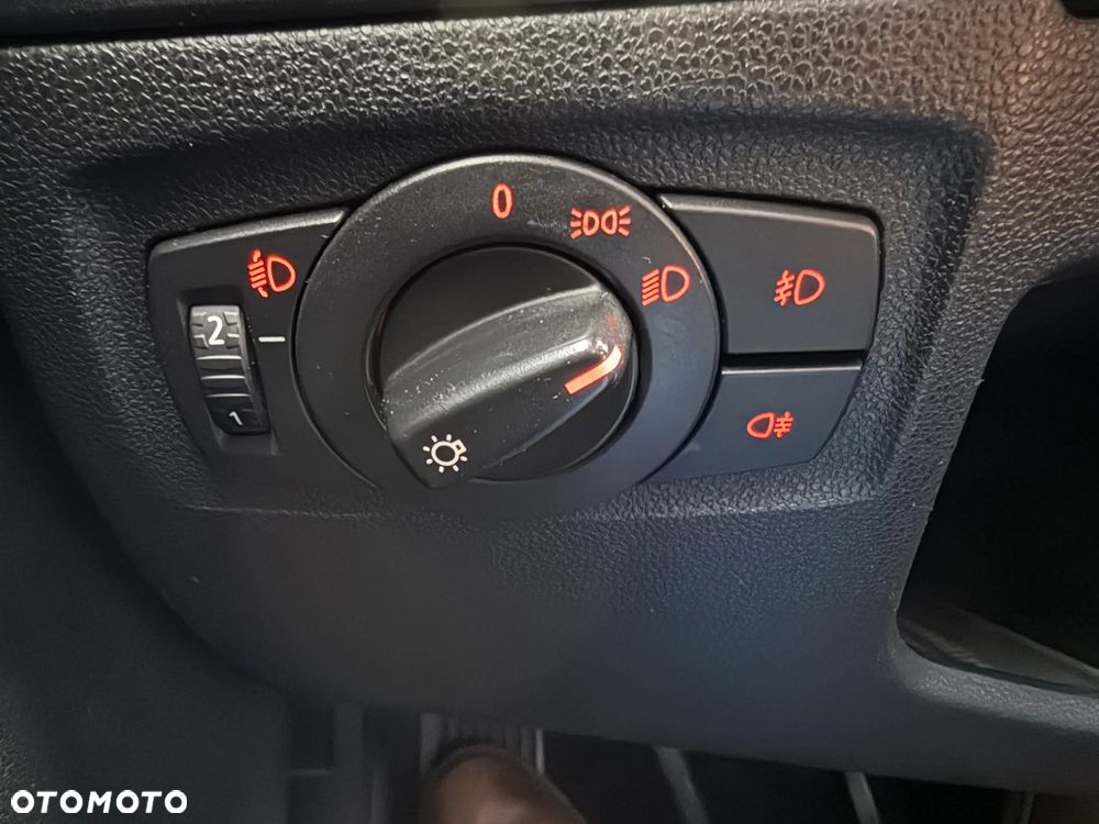 BMW Seria 1 116i - 28