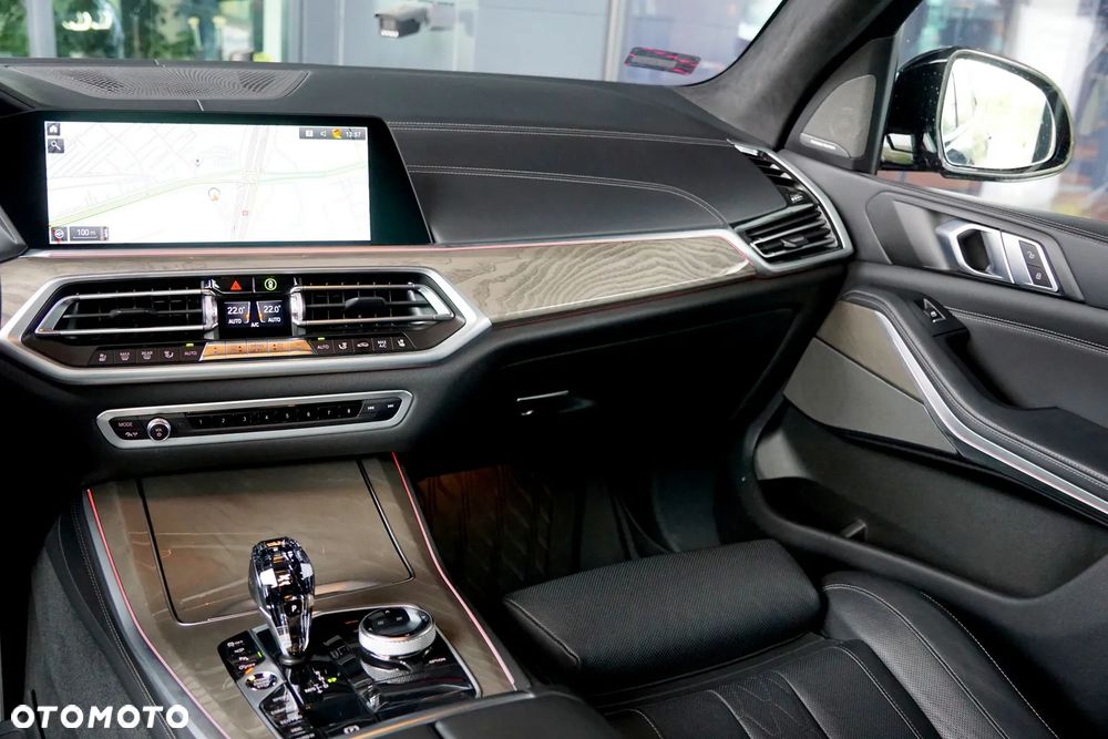 BMW X5 M M50i - 31