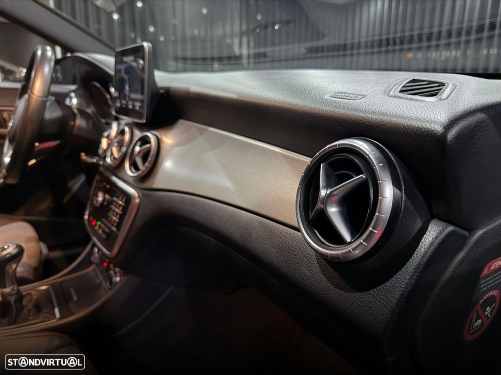 Mercedes-Benz CLA 180 d AMG Line - 31