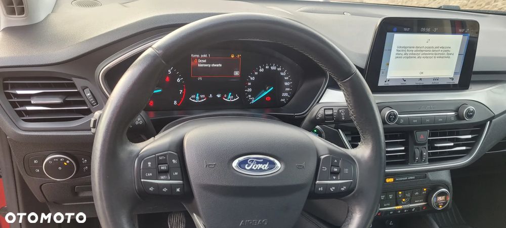 Ford Focus 1.0 EcoBoost Start-Stopp-System TITANIUM STYLE - 17