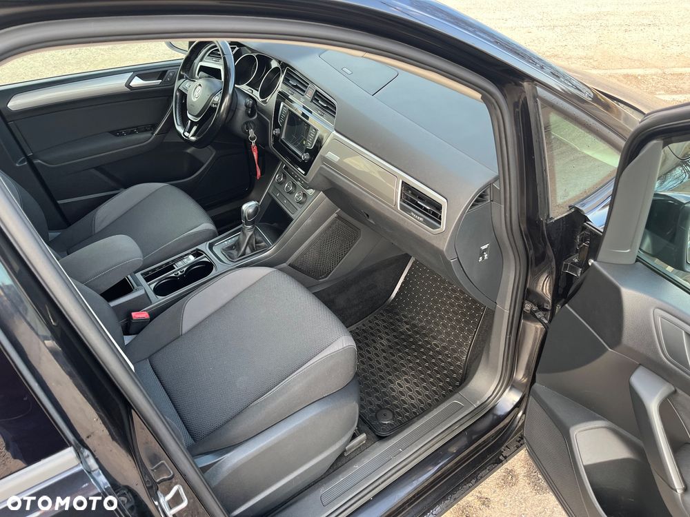 Volkswagen Touran 1.6 TDI SCR (BlueMotion Technology) DSG Trendline - 15