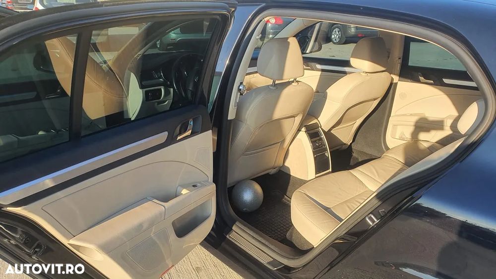 Skoda Superb 2.0 TDI DPF Elegance - 10