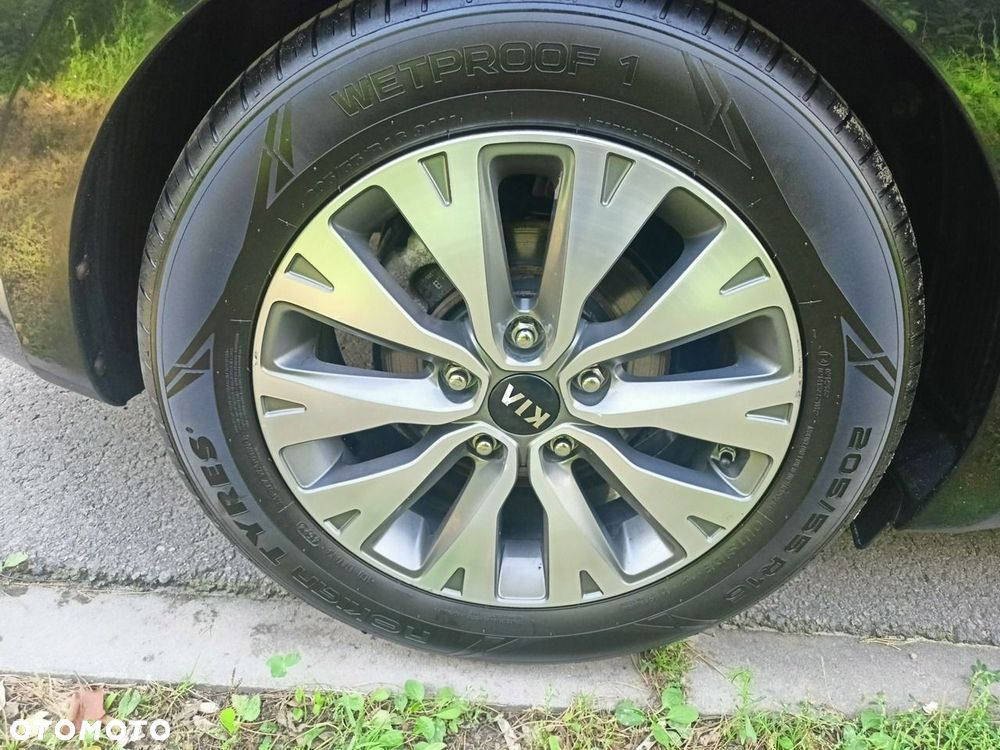Kia Ceed - 35