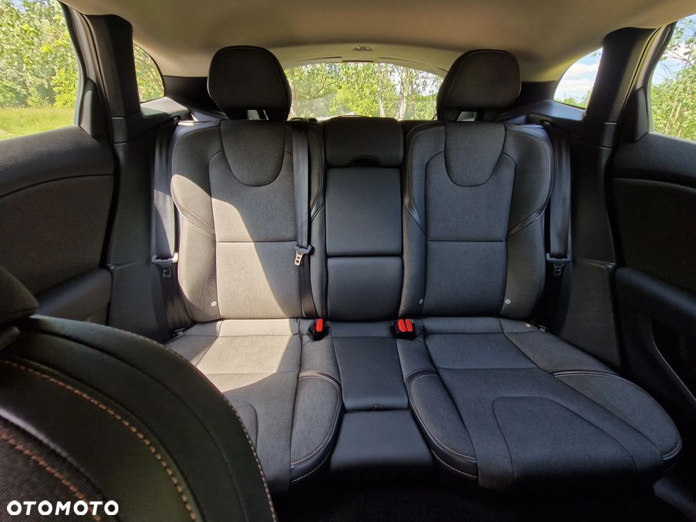 Volvo V40 D2 Drive-E Momentum - 22