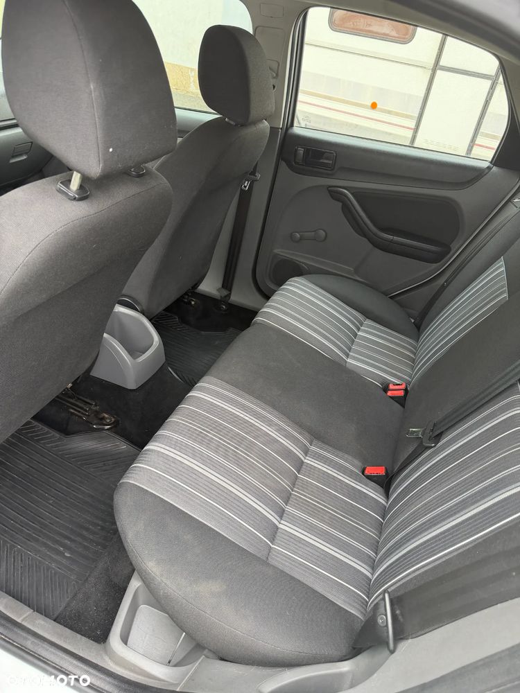 Ford Focus 1.6 TDCi Trend - 8