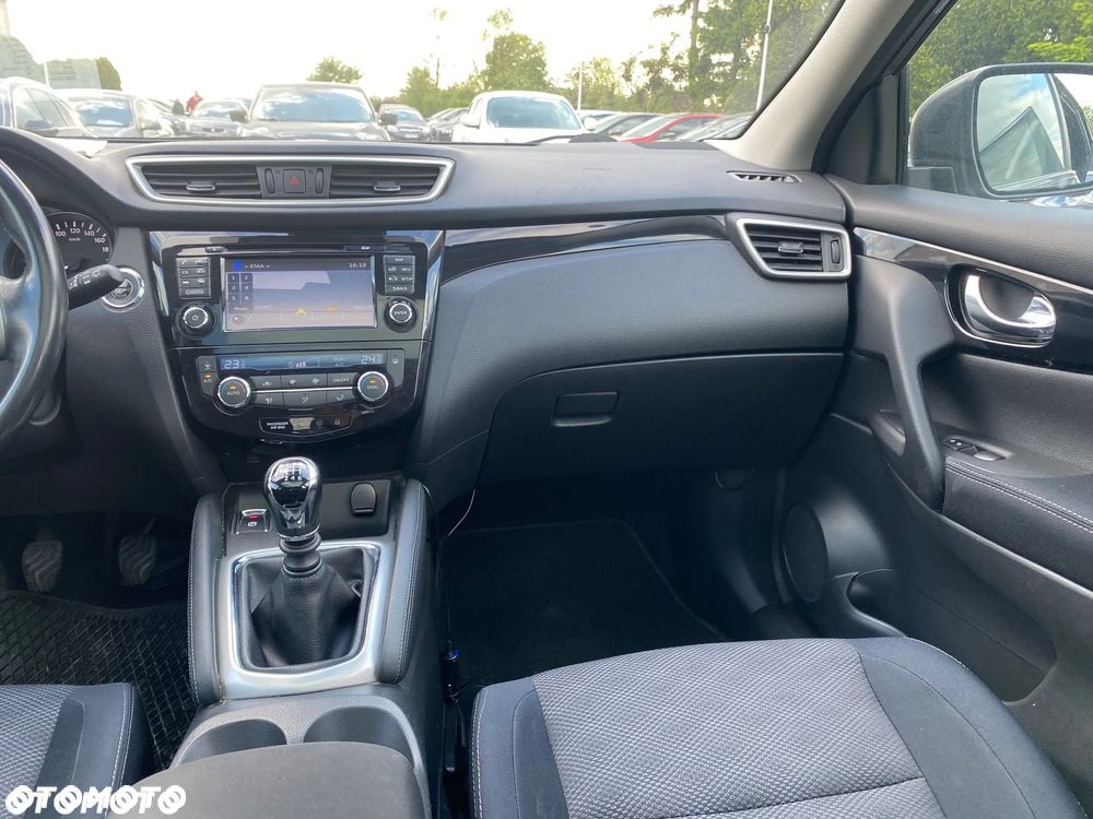 Nissan Qashqai 1.6 DIG-T N-Connecta - 29